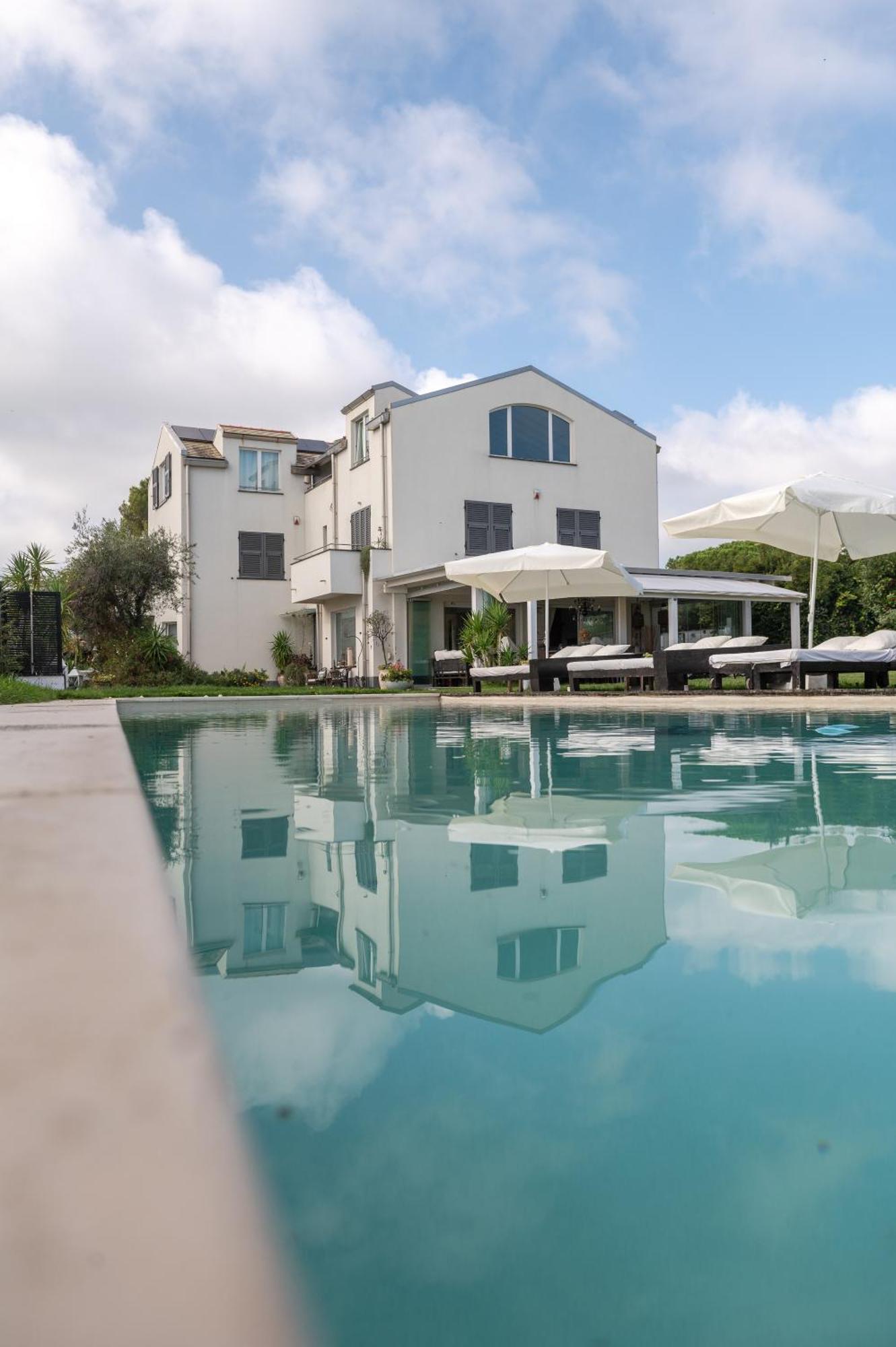 Villa Verney Albisola Superiore Exterior photo